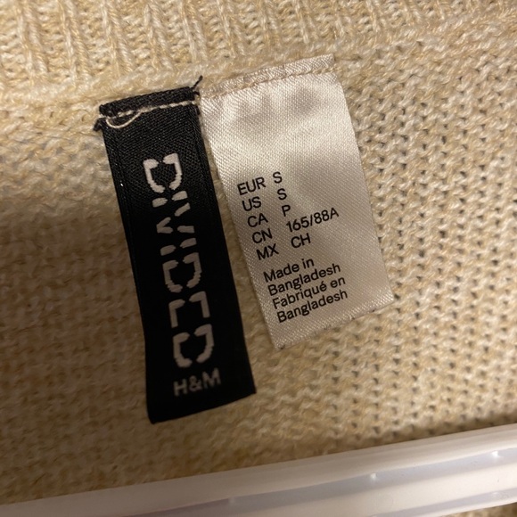 H&M knit top - Picture 2 of 3